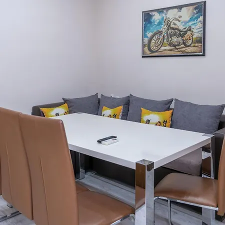 в центъра на град * Елена